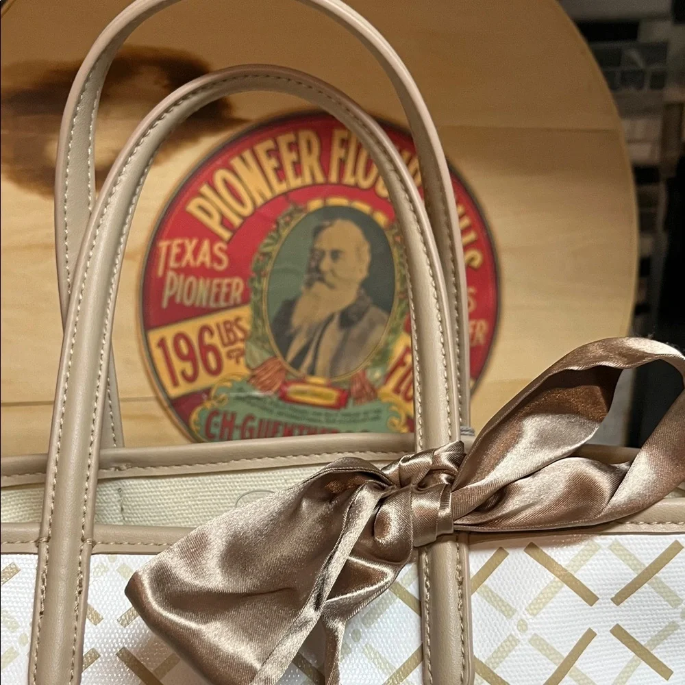 NWT a new day Cream and Gold Tote Bag - Picture 5 of 5